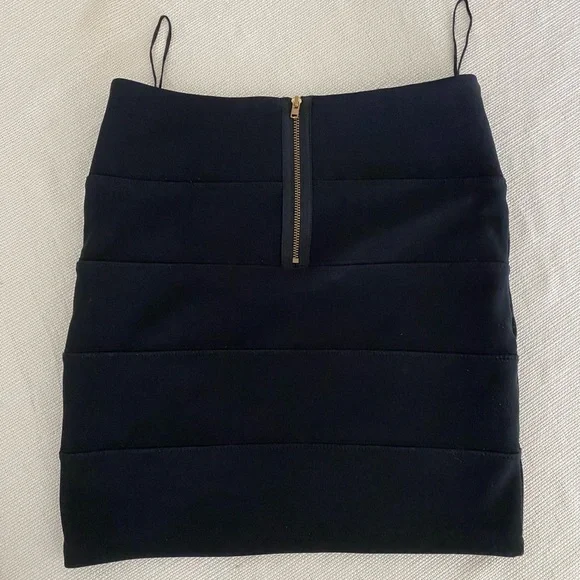 Black stretch mini skirt - Picture 3 of 5